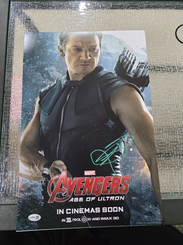 Jeremy renner signed - renner,