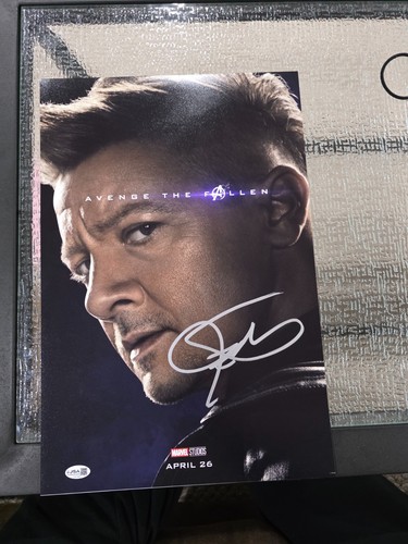 Jeremy renner signed - renner,