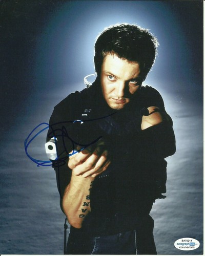 Jeremy renner signed photo - jeremy,